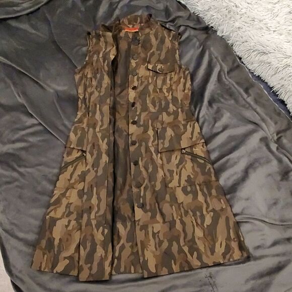 Chic Eva&Claudi button down camouflage dress - Picture 2 of 8